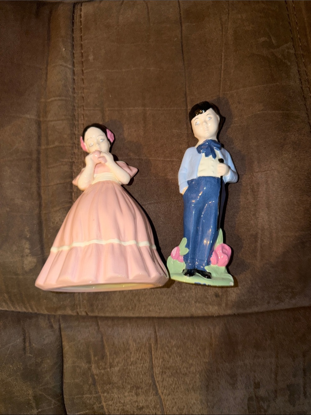 Porcelain Couple Figurines in Pink and Blue — Decorative Home Accent